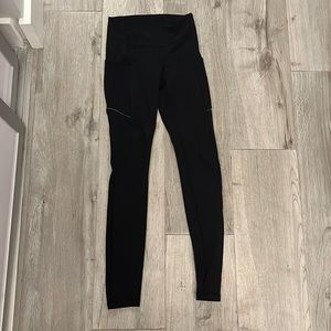 LULULEMON GREAT CONDITION LEGGINGS WITH POCKETS